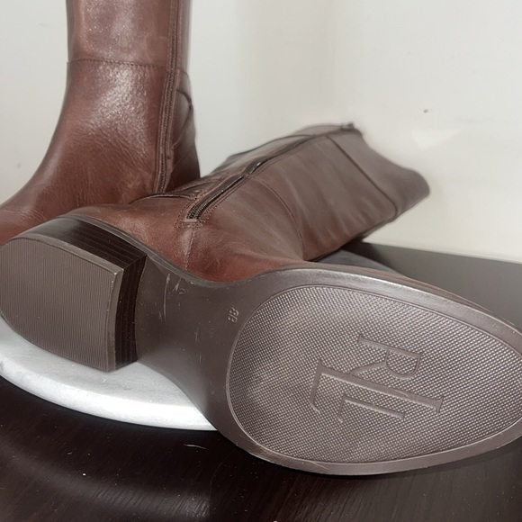 NWOB Lauren Ralph Lauren 'Macelyn' riding boot brwn leather buckle detail Sz 8B - Picture 12 of 15